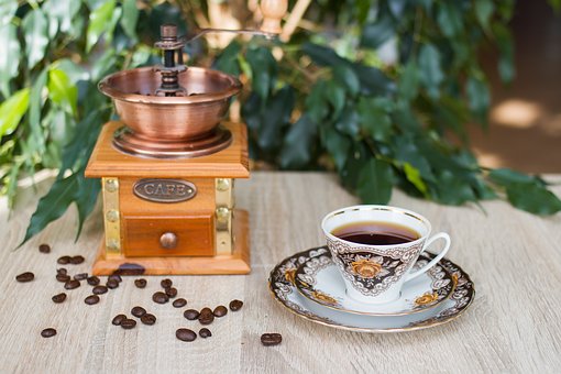 定年退職祝いで喜ばれる美味しいコーヒー豆のプレゼントの金額相場やマナーについて Coffee Roaster Labo Wataru