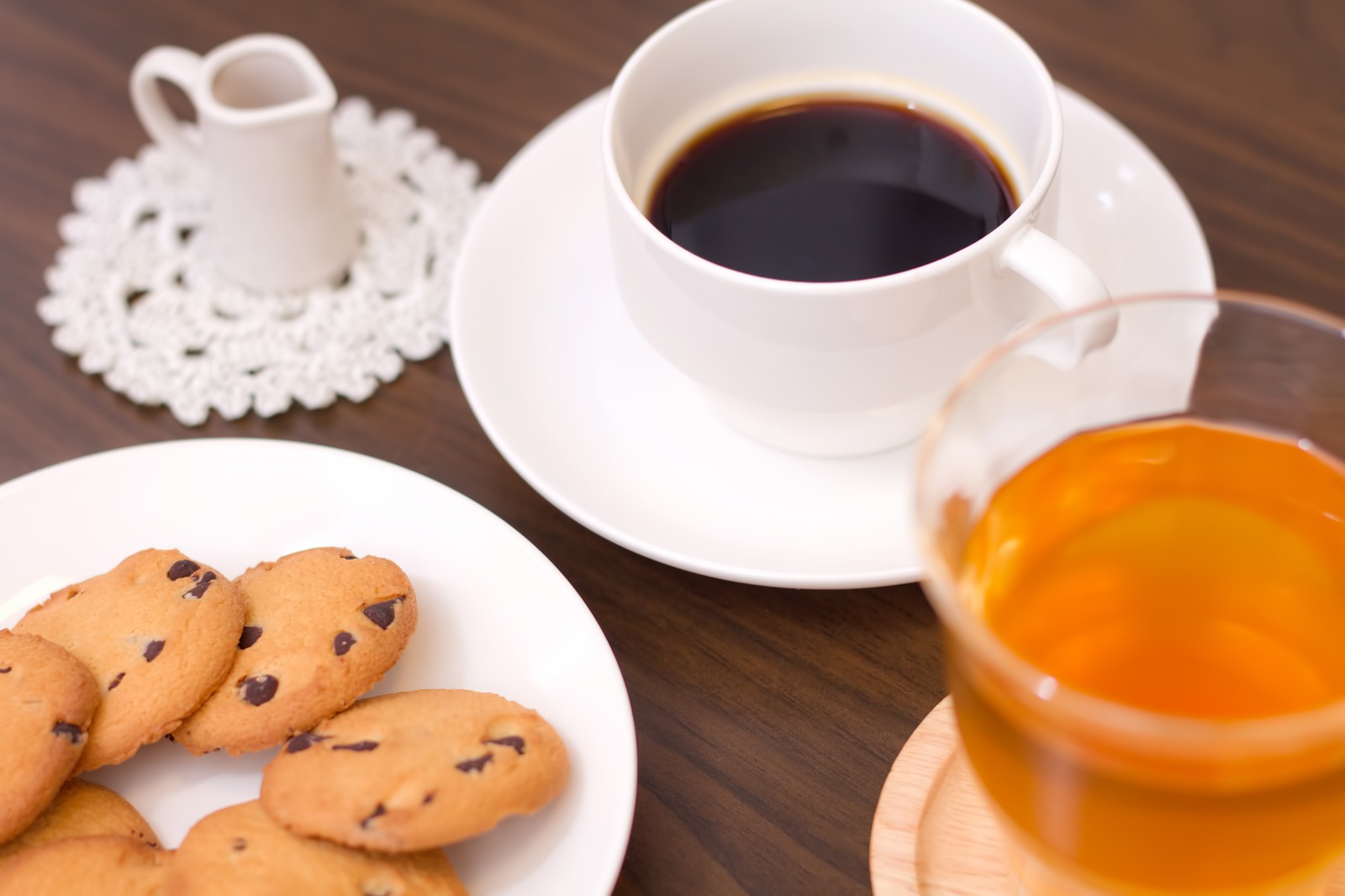 コーヒーVSお茶の比較？！どちらの方が身体に良い影響を与えている飲料なのか？ Coffee Roaster Labo WATARU