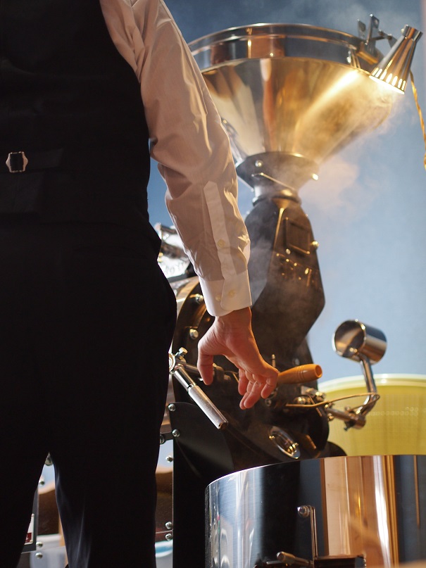 フジローヤル半熱風式ドラム５ｋｇ釜でのコーヒー焙煎プロファイル動画 